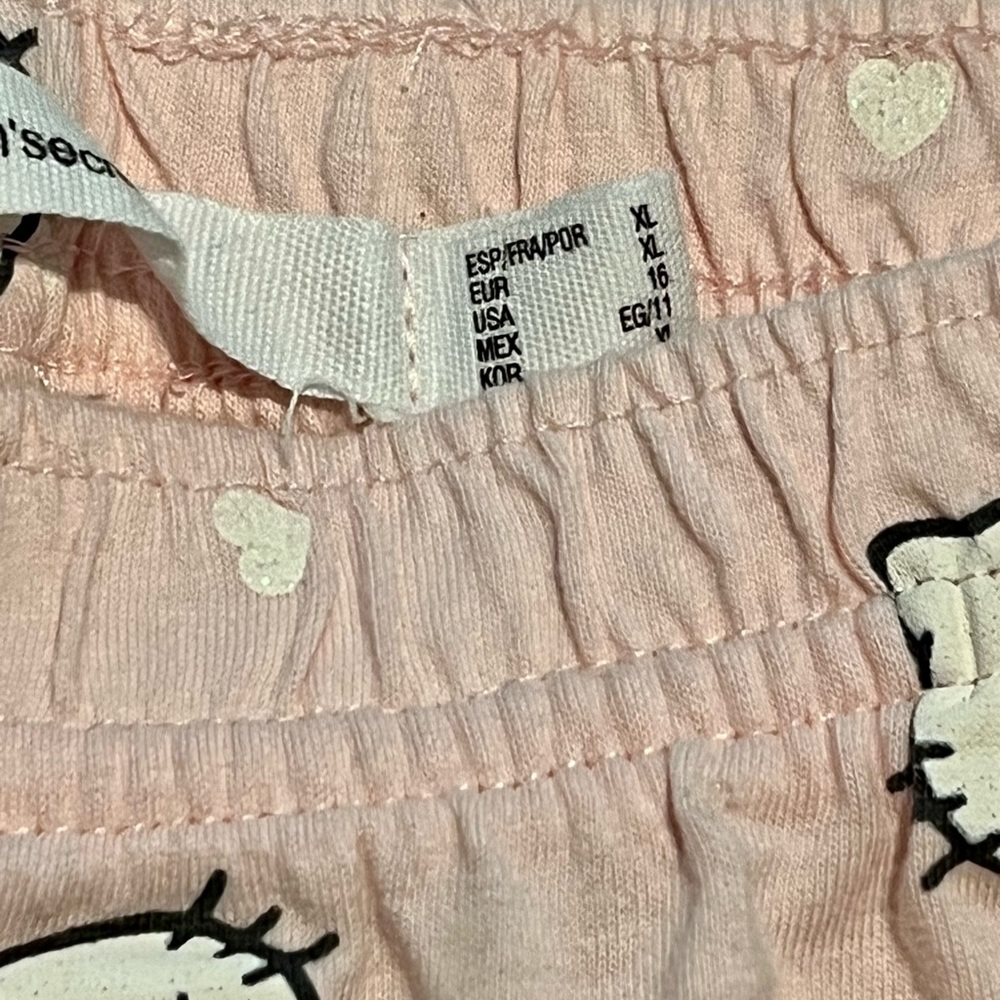 EUC Hello Kitty Pajama Set (XL/16) 🐱 - Picture 3 of 5